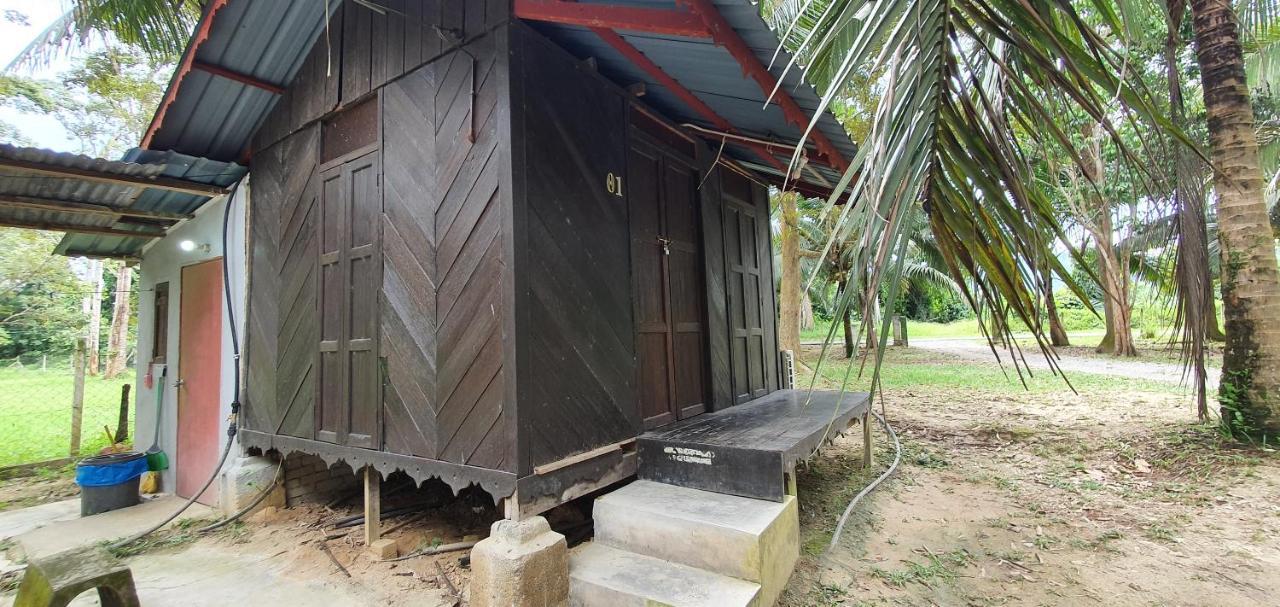 Chalet Kampong Semawar Kuala Kangsar Εξωτερικό φωτογραφία