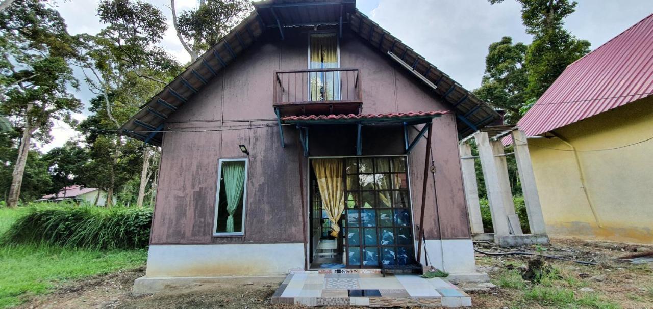 Chalet Kampong Semawar Kuala Kangsar Εξωτερικό φωτογραφία