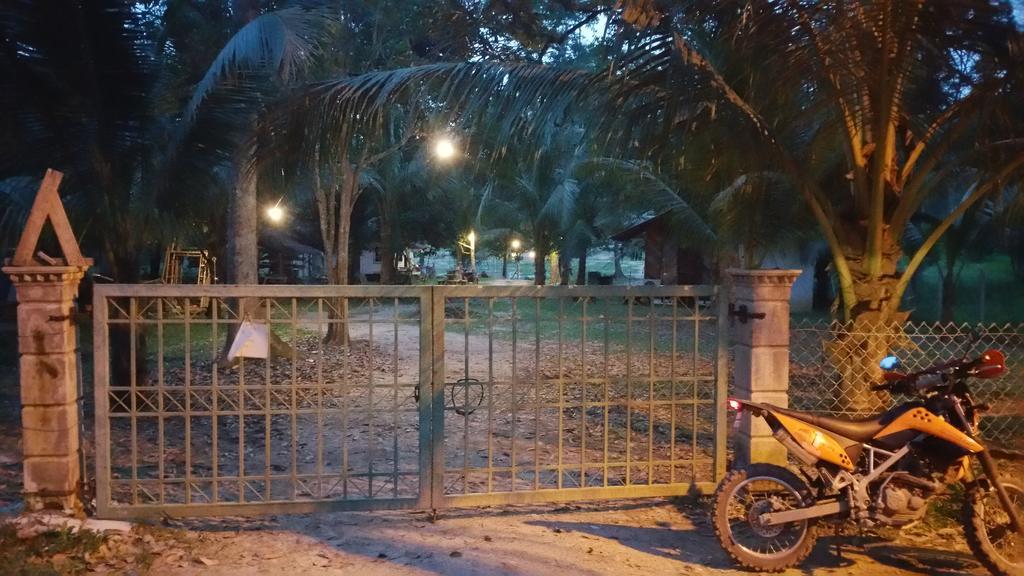 Chalet Kampong Semawar Kuala Kangsar Εξωτερικό φωτογραφία