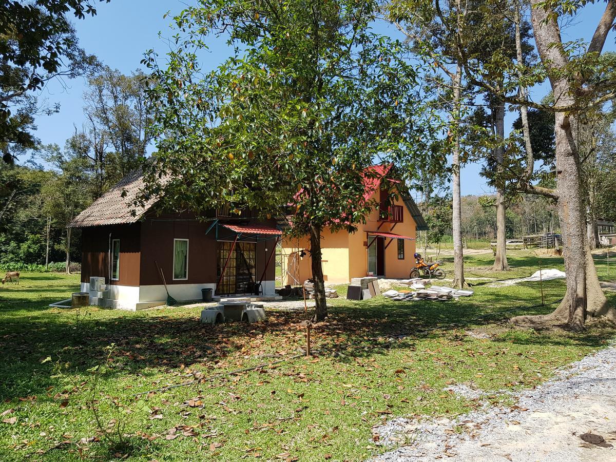 Chalet Kampong Semawar Kuala Kangsar Εξωτερικό φωτογραφία